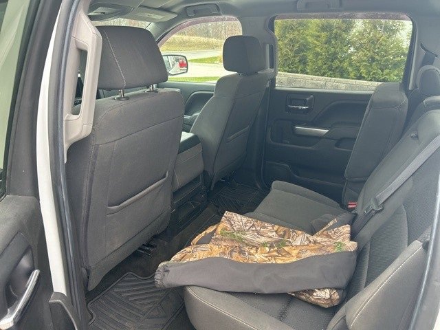 2017 Chevrolet Silverado 1500 LT photo 3