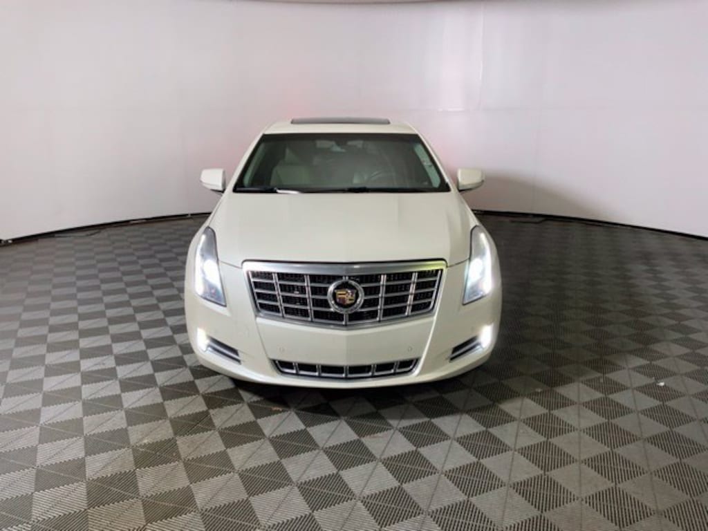 Used 2015 CADILLAC XTS Luxury Car