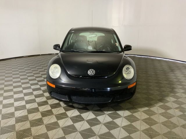 Used 2009 Volkswagen New Beetle Base with VIN 3VWPW31C99M511883 for sale in Decatur, IN