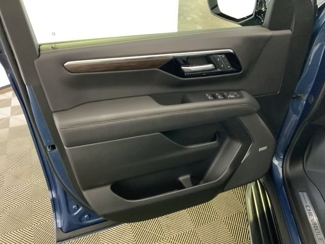 2026 Chevrolet Suburban Premier - Photo 21