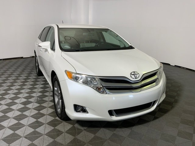 2015 Toyota Venza XLE photo 2