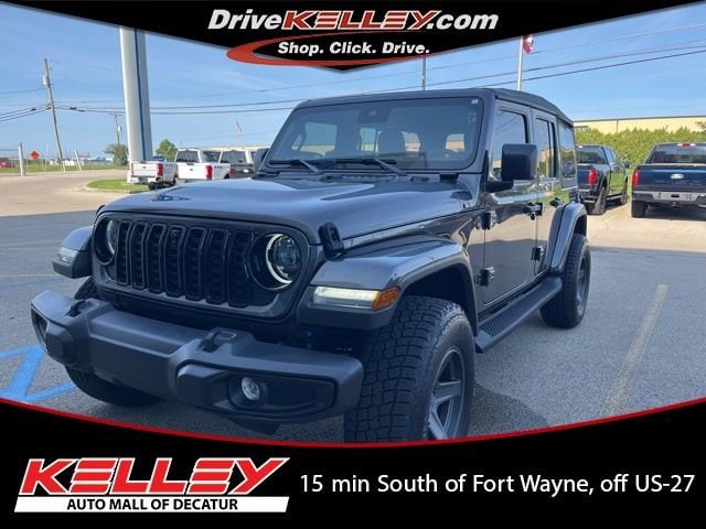 2025 Jeep Wrangler Sahara's photo