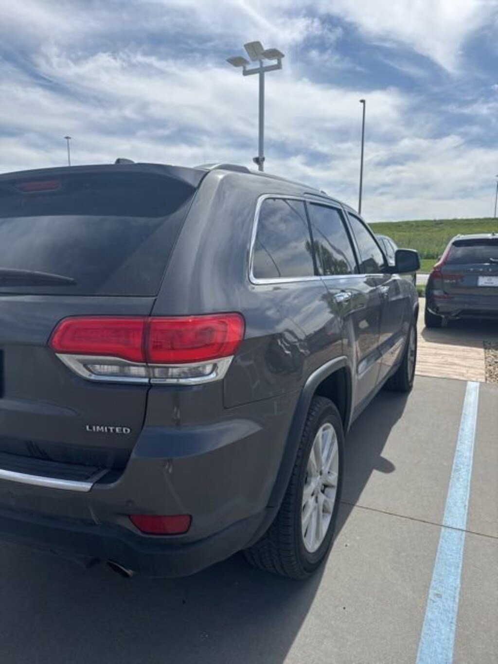 Used 2017 Jeep Grand Cherokee Limited 4x4