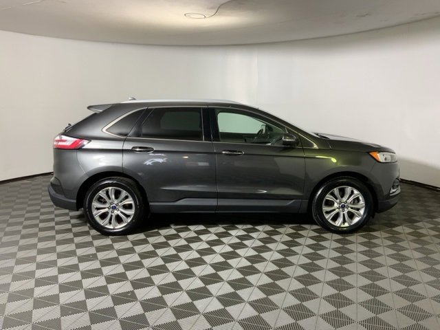 2020 Ford Edge Titanium photo 4
