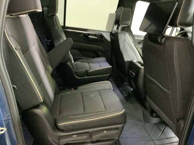 2026 Chevrolet Suburban Premier - Photo 30