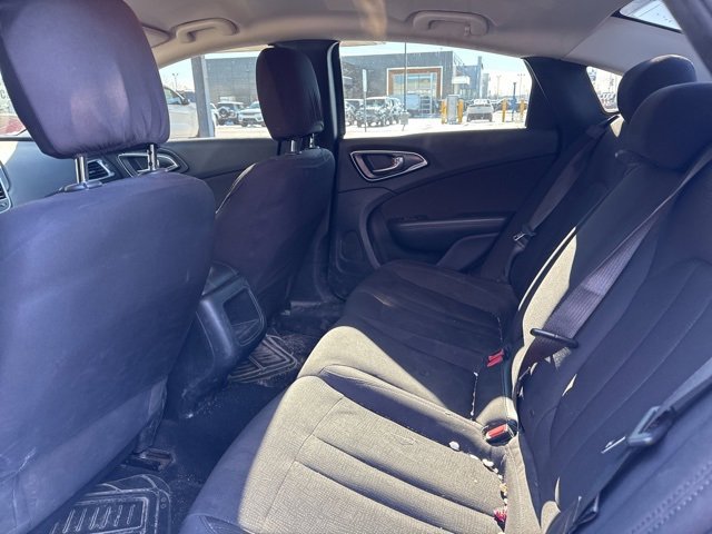 2015 Chrysler 200 Limited photo 4