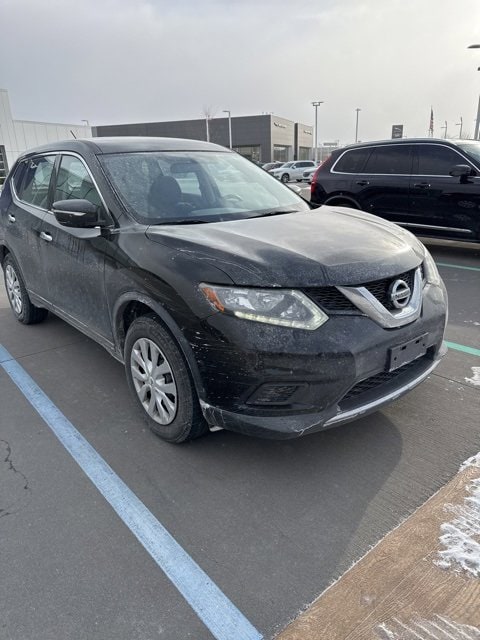 Used 2015 Nissan Rogue S with VIN KNMAT2MV0FP553292 for sale in Decatur, IN