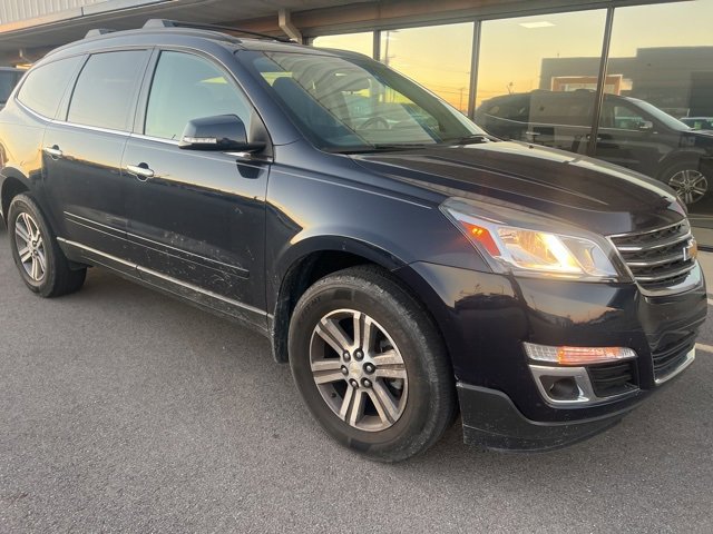 2017 Chevrolet Traverse 1LT photo 2