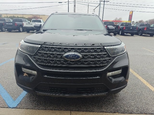 2023 Ford Explorer XLT photo 2