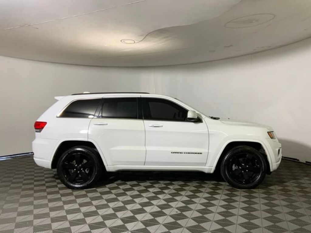 Used 2015 Jeep Grand Cherokee Laredo 4x4