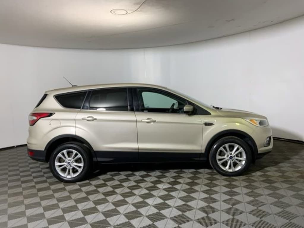 Used 2017 Ford Escape SE
