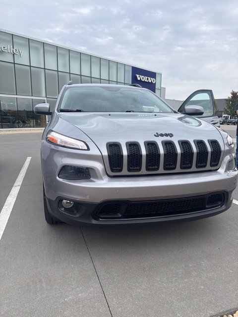 Used 2015 Jeep Cherokee Latitude FWD