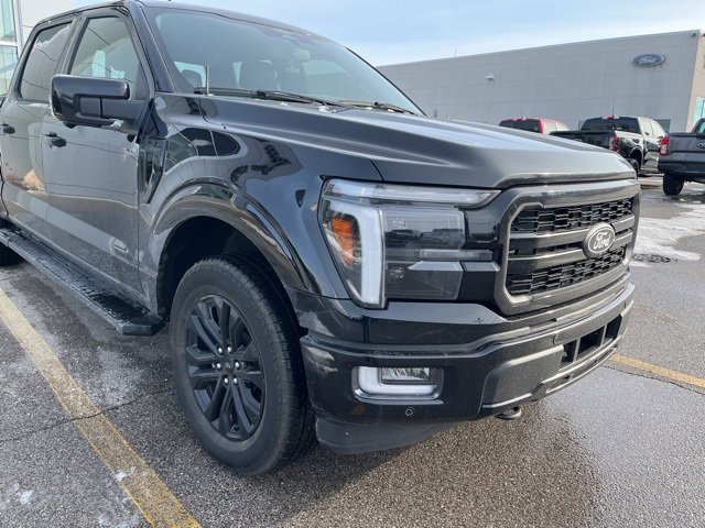 2024 Ford F-150 Lariat photo 2