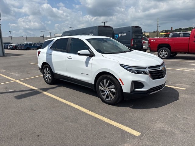 2022 Chevrolet Equinox LT photo 2