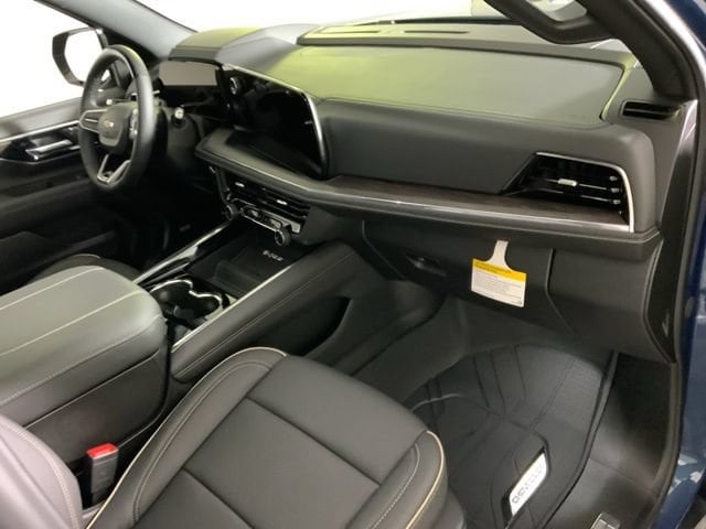 2026 Chevrolet Suburban Premier - Photo 28