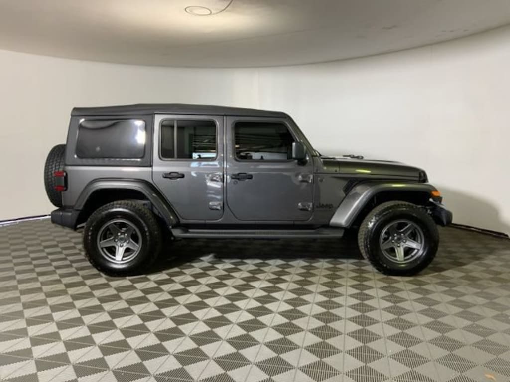 Used 2025 Jeep Wrangler Sahara