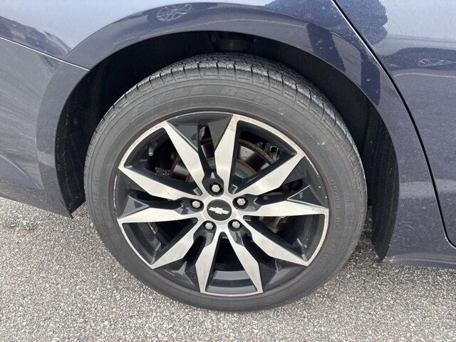 2016 Chevrolet Malibu 1LT photo 3