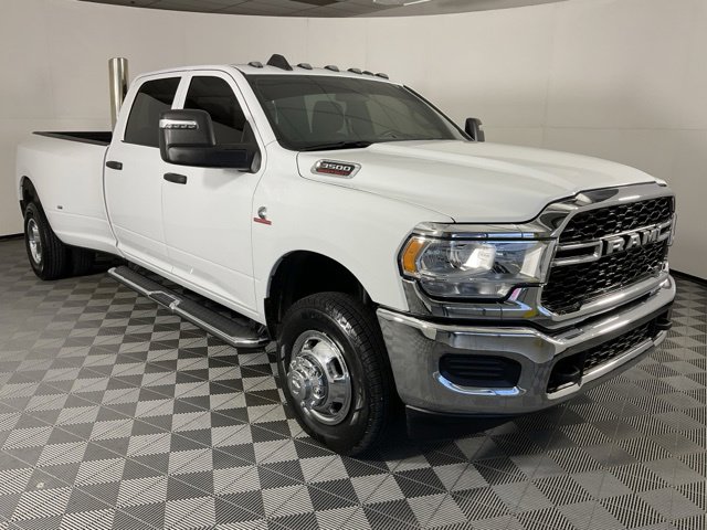 2024 Ram 3500 Tradesman photo 3