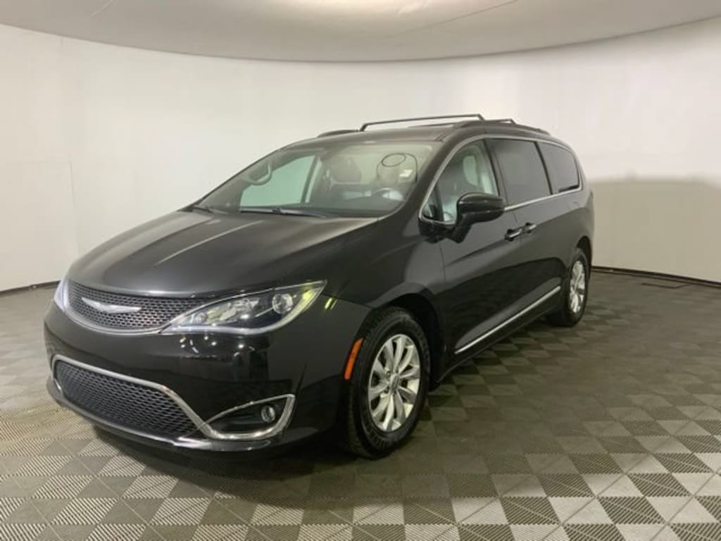 Used 2017 Chrysler Pacifica Touring-L