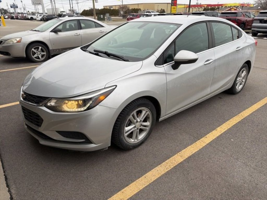 Used 2018 Chevrolet Cruze LT Car