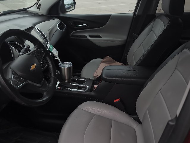 2018 Chevrolet Equinox Premier photo 2