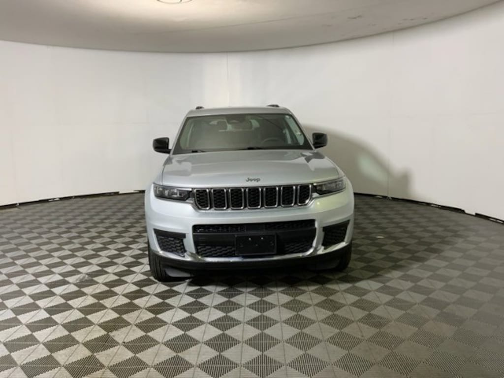 Used 2023 Jeep Grand Cherokee L Laredo