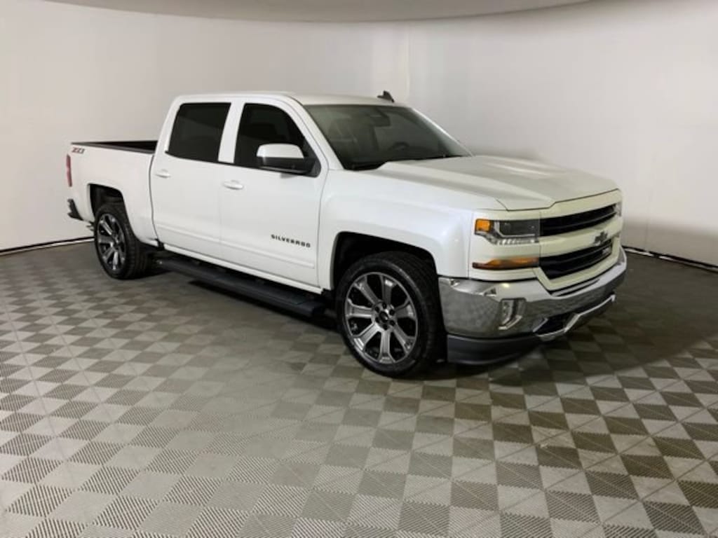Used 2018 Chevrolet Silverado 1500 LT w/2LT Truck