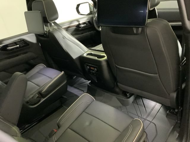 2026 Chevrolet Suburban Premier - Photo 31