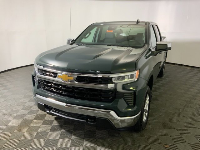 2026 Chevrolet Silverado 1500 LT photo 3