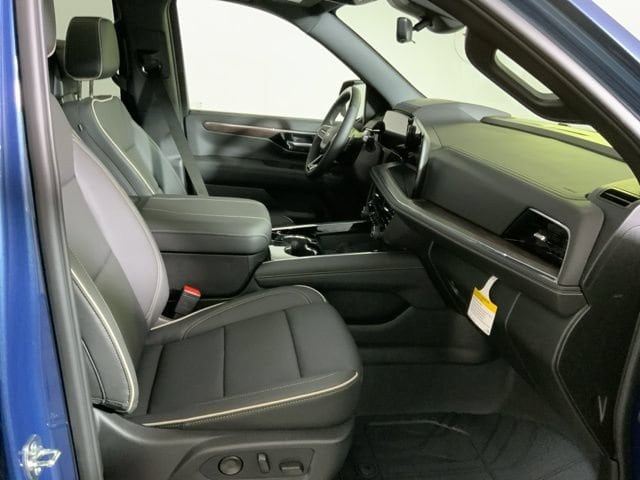 2026 Chevrolet Suburban Premier - Photo 27