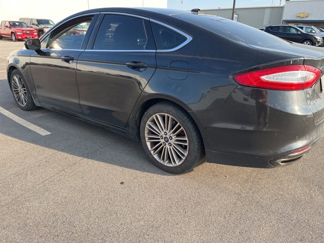 2013 Ford Fusion SE photo 2