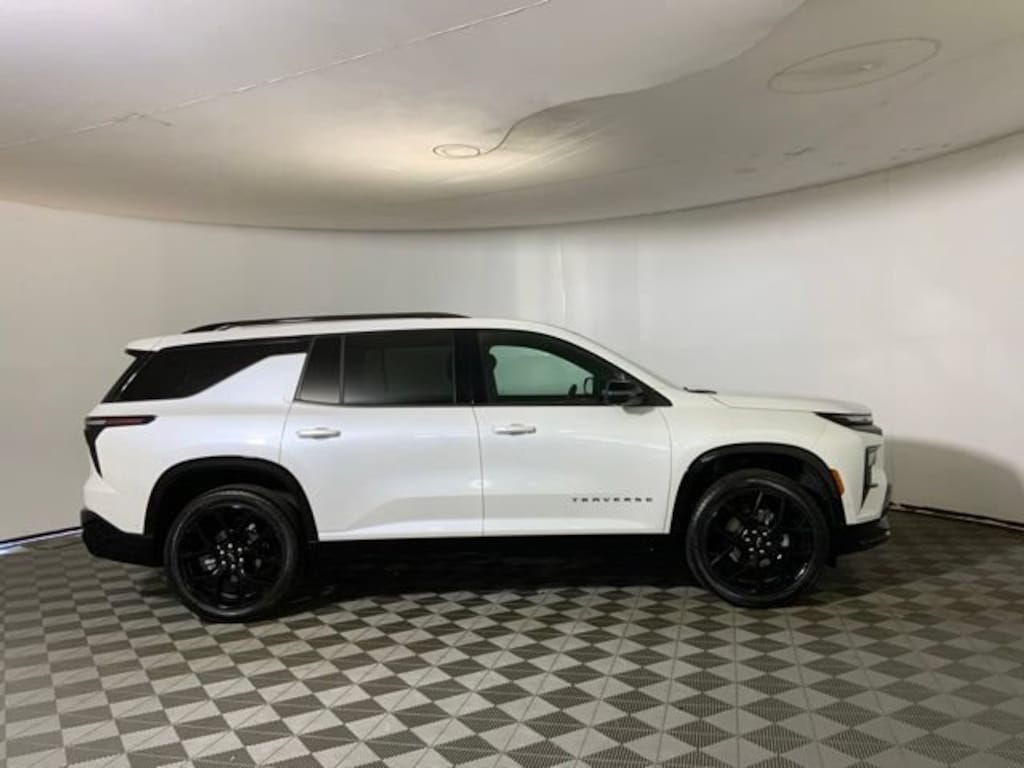 Used 2024 Chevrolet Traverse RS SUV
