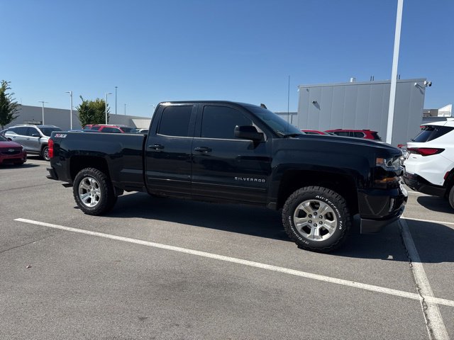 2016 Chevrolet Silverado 1500 LT photo 2