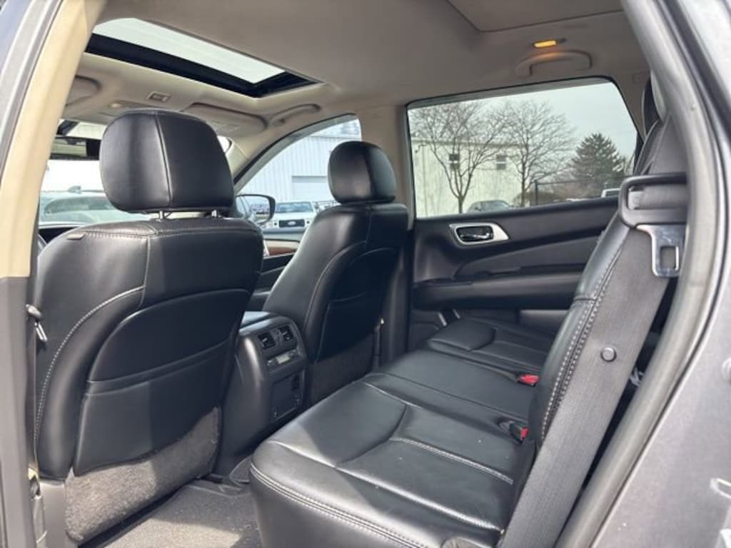 Used 2017 Nissan Pathfinder Platinum