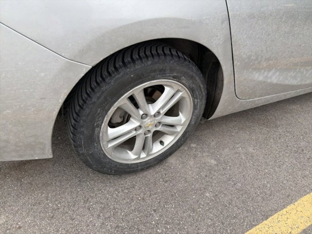 Used 2018 Chevrolet Cruze LT Car