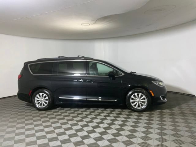 Used 2017 Chrysler Pacifica Touring-L