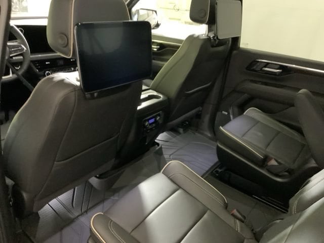 2026 Chevrolet Suburban Premier - Photo 23