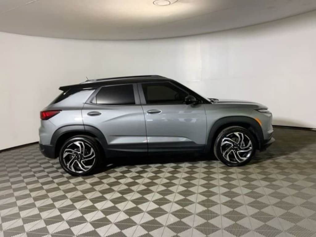 Used 2025 Chevrolet Trailblazer RS SUV