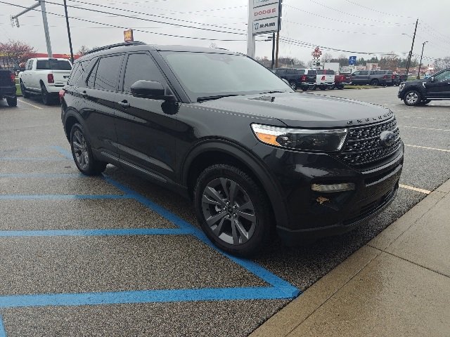 2023 Ford Explorer XLT photo 3