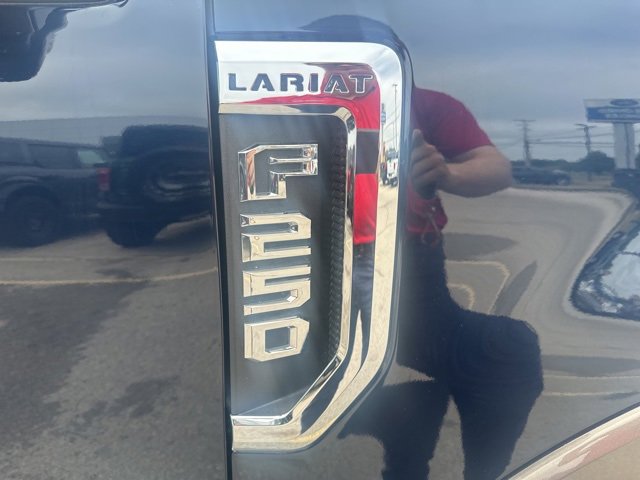 2022 Ford F-250 Lariat photo 4
