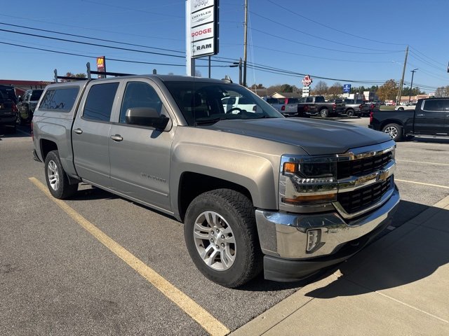 2017 Chevrolet Silverado 1500 LT photo 3