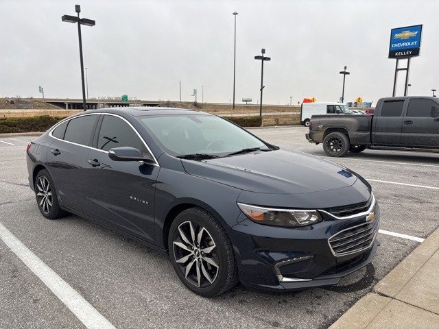 2016 Chevrolet Malibu 1LT photo 2