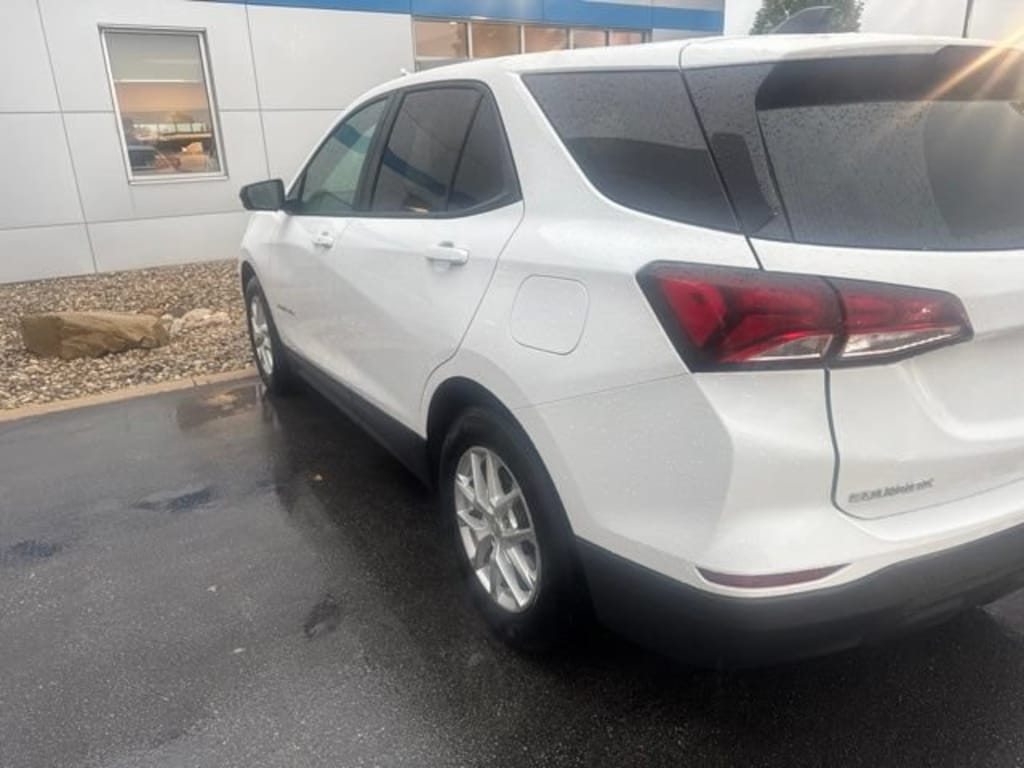 Used 2023 Chevrolet Equinox LS w/1LS SUV