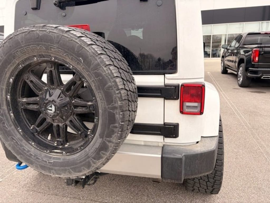 Used 2016 Jeep Wrangler Unlimited Sahara