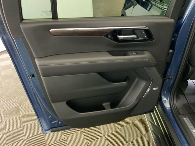2026 Chevrolet Suburban Premier - Photo 26