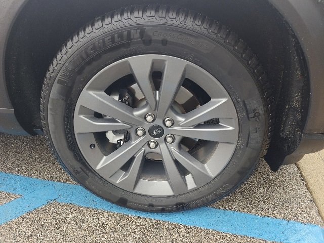 2023 Ford Explorer XLT photo 4