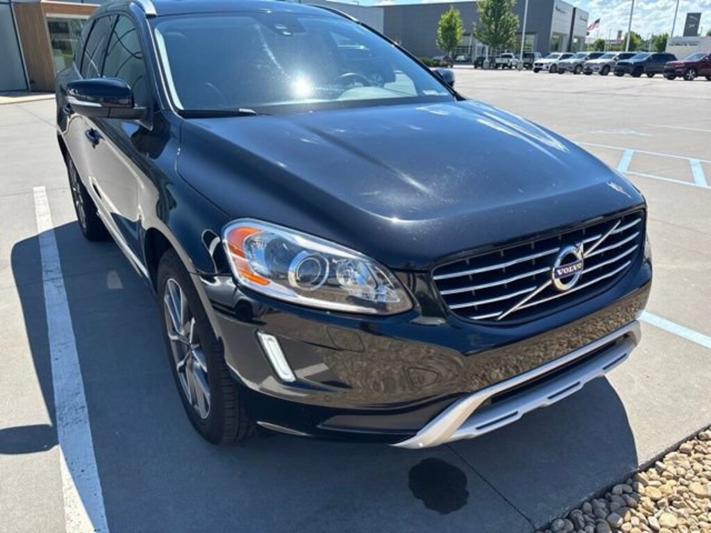 Used 2017 Volvo XC60 T6 AWD Dynamic