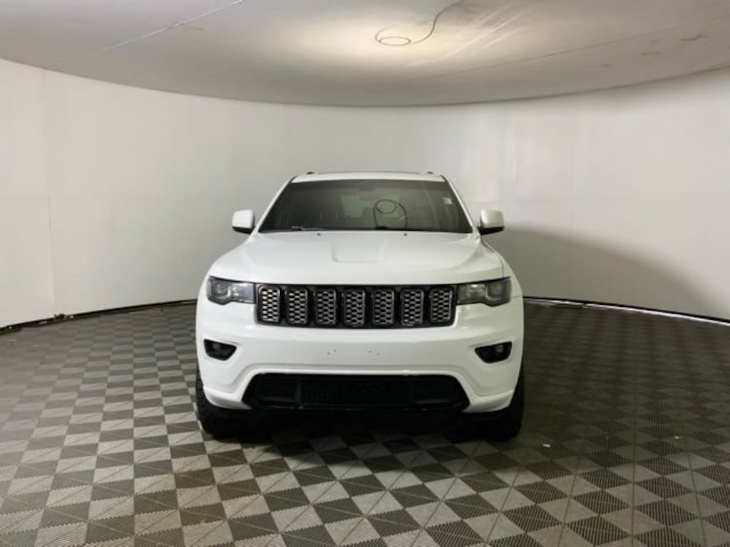 Used 2019 Jeep Grand Cherokee Laredo