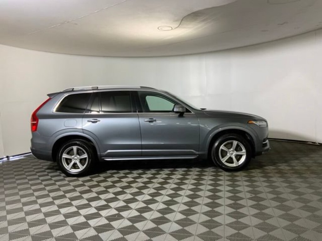 Used 2017 Volvo XC90 T5 AWD Momentum