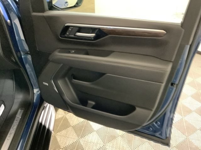 2026 Chevrolet Suburban Premier - Photo 29